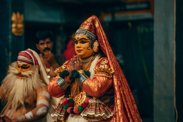 Comment découvrir les traditions de la danse Kathakali en Inde?